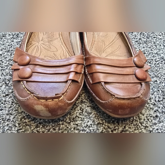 Sandhills Collection Shoes Slip On Leather Pleated Button Detail Tan Size8.5M - Picture 9 of 12